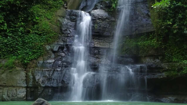Menyelami Keindahan Curug Mandala Subang